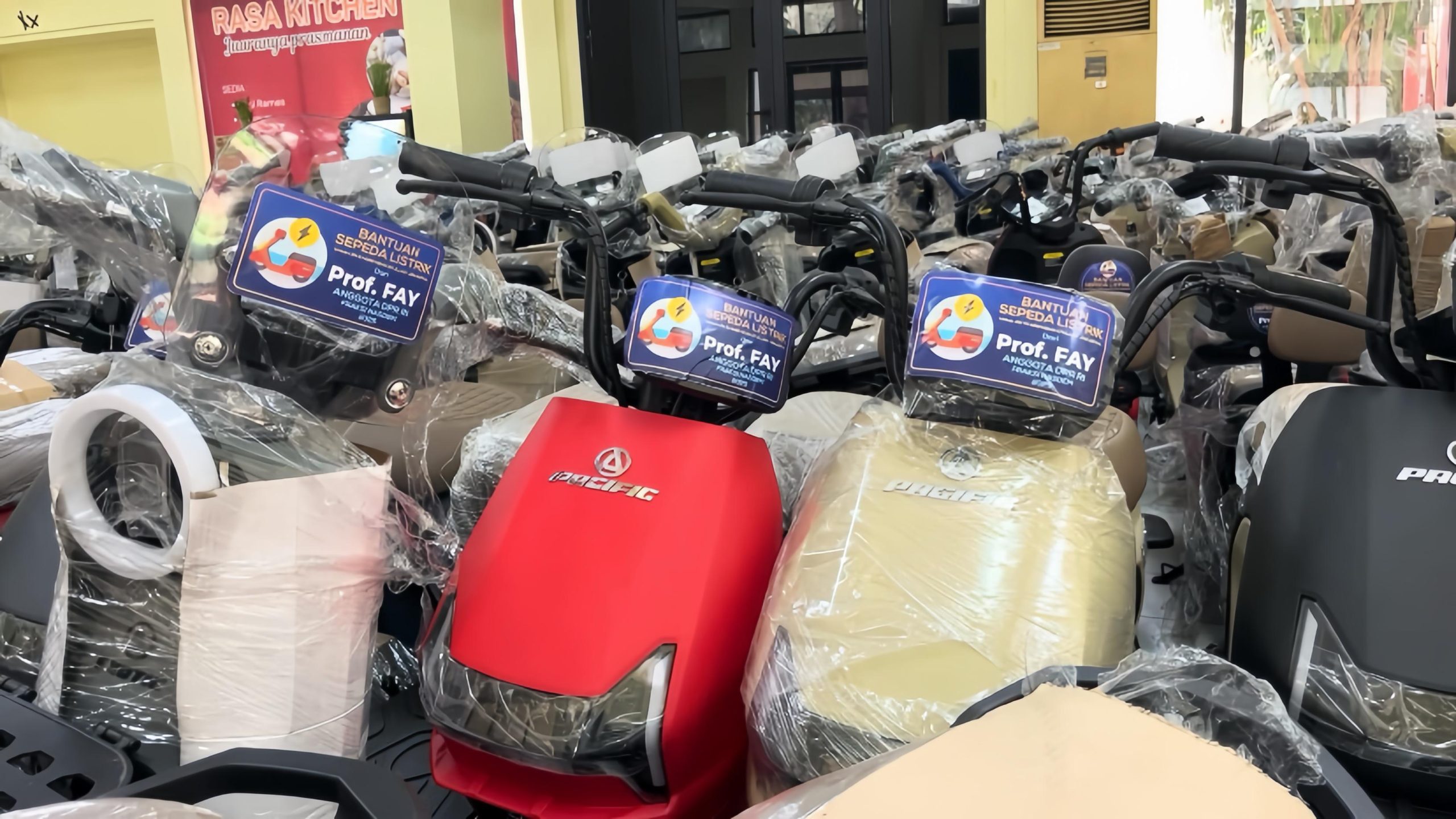 Sepeda listrik di UIN Jakarta sebagai langkah menuju Green Campus yang efektif.