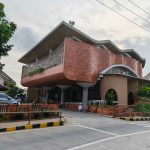Masjid Jami At-Taqwa Cibinong, ruang ibadah dengan sentuhan arsitektur kontemporer. (Foto: Jurnalis TV/Ulul Azmi.)
