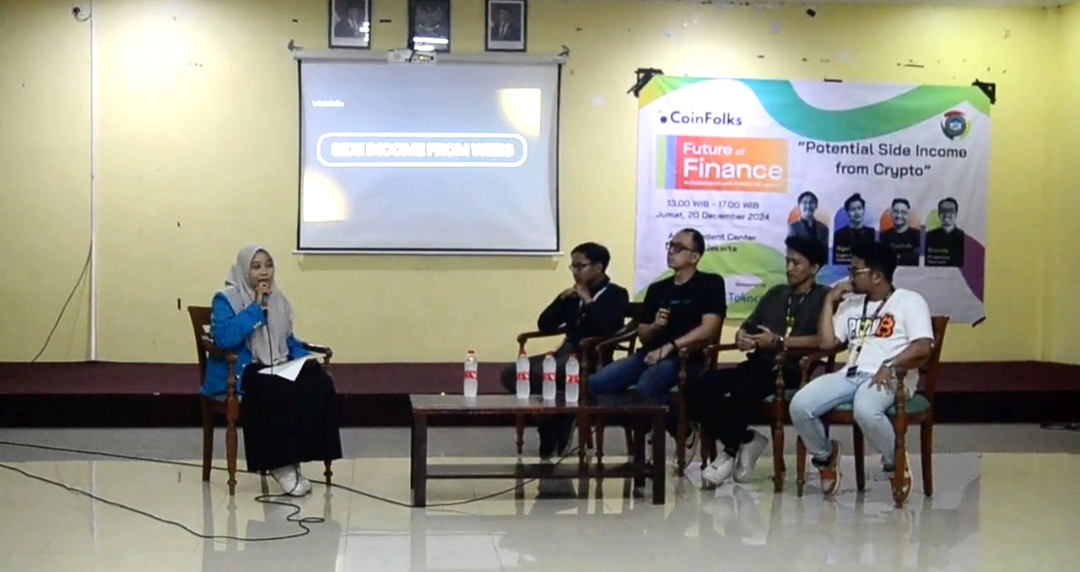 CoinFolks dan DEMA FDIKOM UIN Jakarta menggelar seminar “Potential Side Income from Crypto” pada (20/12/2024) di Aula Madya UIN Jakarta untuk membahas peluang penghasilan dari aset kripto (Foto: Jurnalis TV/Kemala Muliawati)