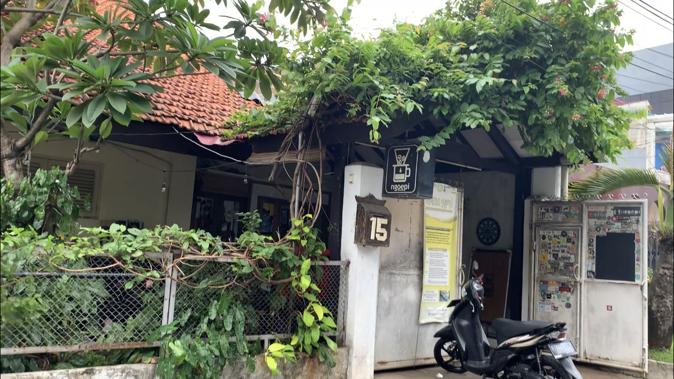 Ngoepi Cafe, berlokasi di Jl. Keuangan Raya No. 15, Jakarta Selatan, buka Selasa-Minggu pukul 10.00-21.00 WIB (Foto: Jurnalis TV/Anggia Rahajeung)