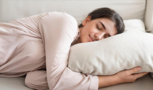 Tips tidur lebih nyenyak (Foto: Freepik/rawpixel.com)