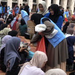Jamaah mengikuti buka puasa bersama di Masjid Istiqlal, Jakarta, pada Rabu, 19 Maret 2025, dalam suasana penuh kebersamaan. (Foto: Jurnalis TV/Sofie Aqila Ikmal Rabbanie)