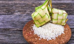 Ilustrasi ketupat (Foto: Getty Images/iStockphoto/asnidamarwani).