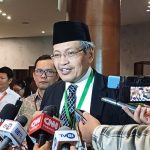 KH Ulil Abshar Abdalla dari PBNU menyampaikan pandangannya atas usulan vasektomi sebagai syarat penerima bansos di Jawa Barat. (Foto: KOMPAS.com/Tria Sutrisna)