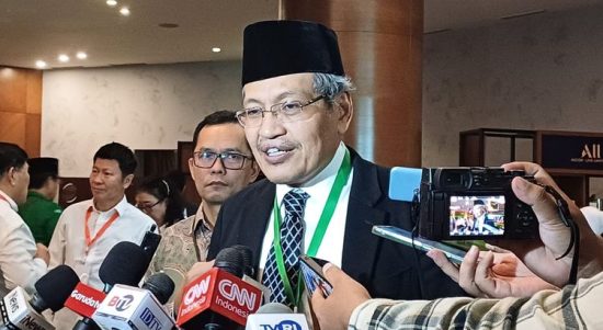 KH Ulil Abshar Abdalla dari PBNU menyampaikan pandangannya atas usulan vasektomi sebagai syarat penerima bansos di Jawa Barat. (Foto: KOMPAS.com/Tria Sutrisna)