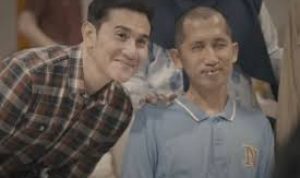 Vino G. Bastian dengan pejuang ALS di Indonesia dalam film dokumenter “Untuk Setiap Pagi Yang Masih Datang” oleh Sinemaku Pictures.