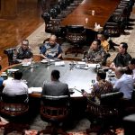 Presiden Prabowo Subianto menggelar rangkaian rapat bersama sejumlah menteri Kabinet Merah Putih di kediaman pribadinya di Hambalang, Bogor, Jawa Barat, Minggu (08/03/2026) (Foto: Kementrian Sekretariat Negara)