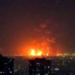 Ledakan terjadi setelah serangan di Kilang Minyak Tehran di Teheran, Iran pada 7 Maret 2026 (Foto: AFP/ATTA KENARE)