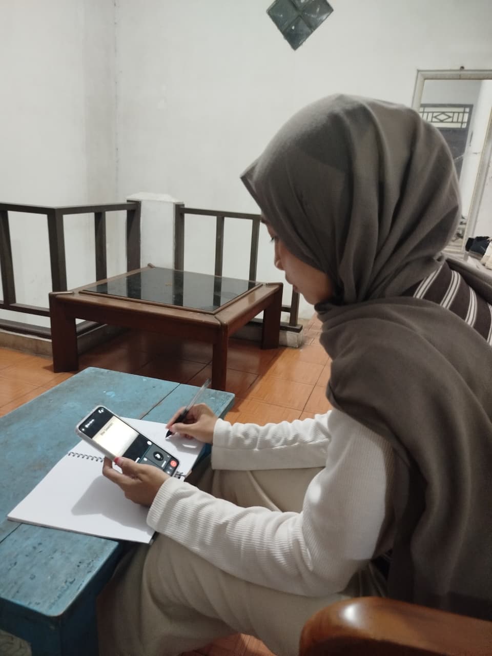 Ilustrasi mahasiswa Perkuliahan Jarak Jauh (PJJ) (Foto: Jurnalis TV/Attahya Zahra)